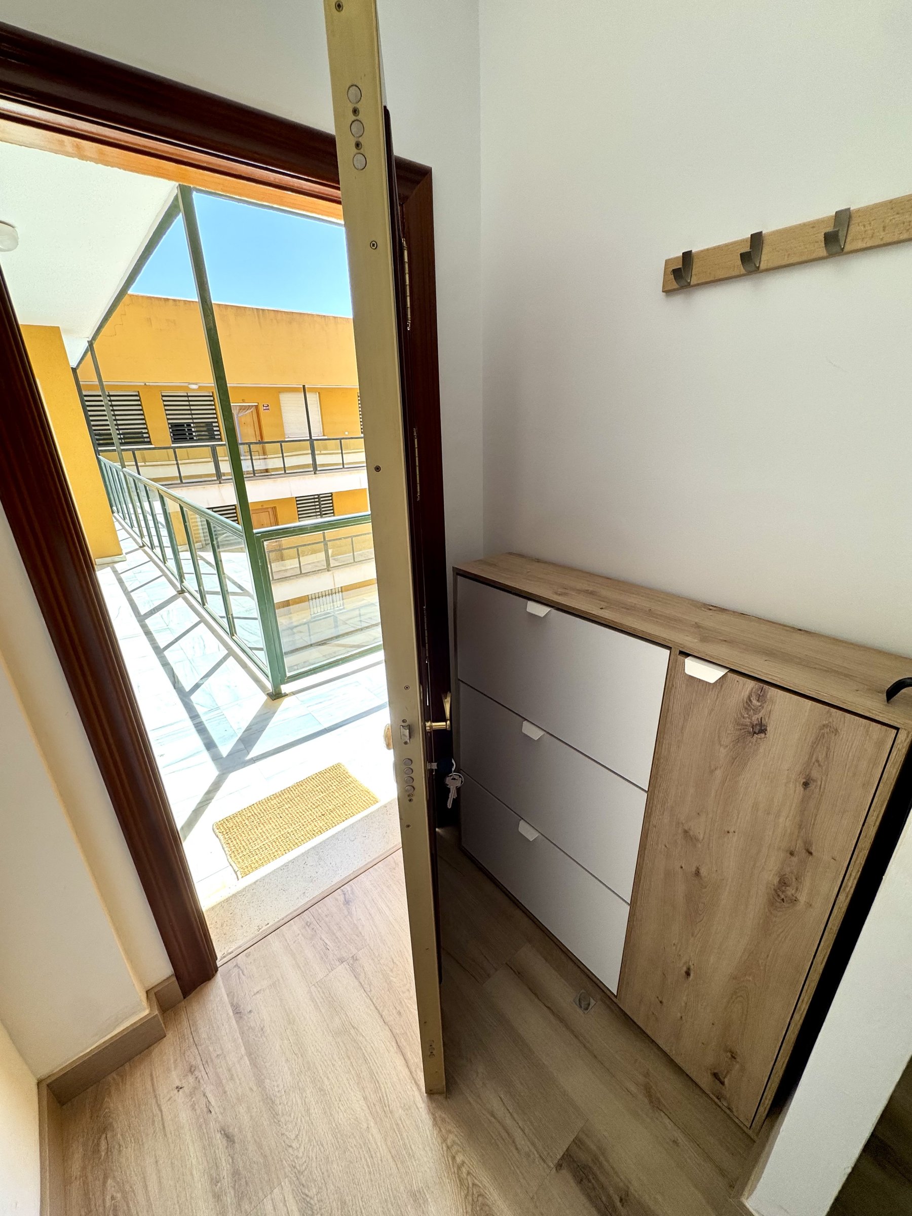 Entrada interior — piso en alquiler en Alhama de Almería
